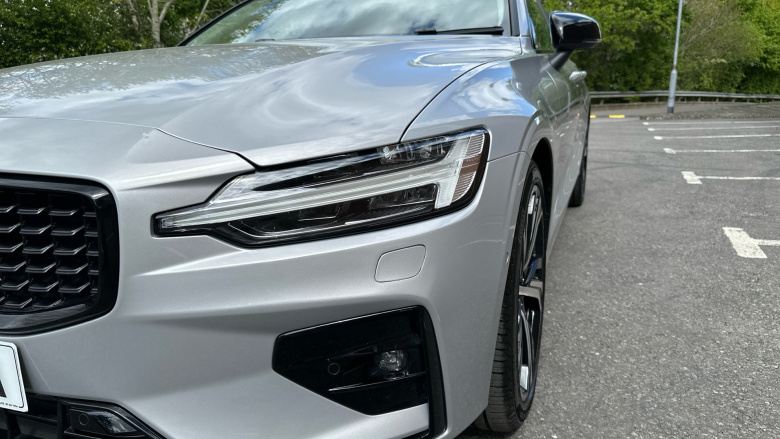 Volvo V60 2.0 B4P Ultra Dark 5dr Auto Petrol Estate